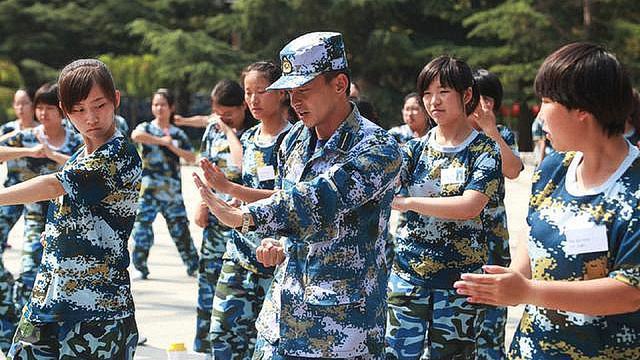 那必一运动些靠体育考上大学的特长生毕业后有前途吗？你可能想不到(图2)