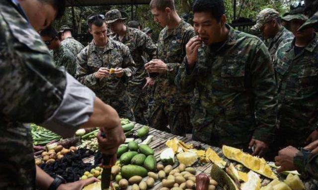 特种兵必一体育在野外的伙食有多丰盛？看完“菜单”后饭都吃不下了！(图2)