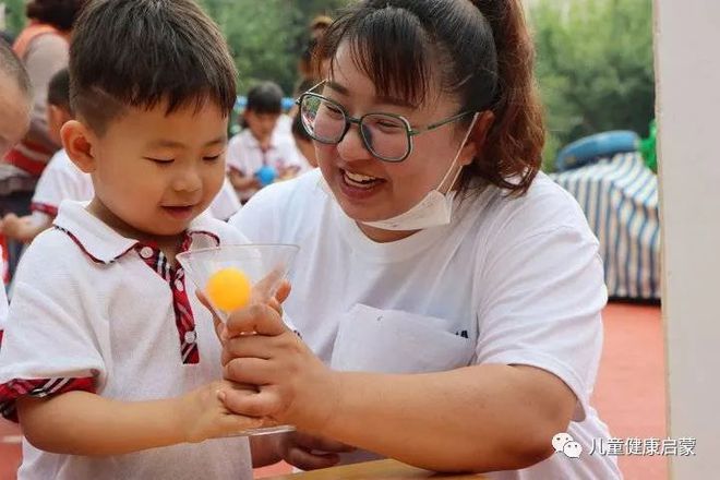 中国式幼儿园：怀揣“大教育情怀”小游戏延伸B体育大体育户外自主游戏联动教研活动(图19)