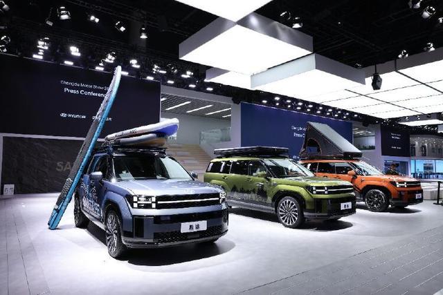 第五代胜达户外轻野优选SUV 全能家庭探BSports险伙伴登场(图2)