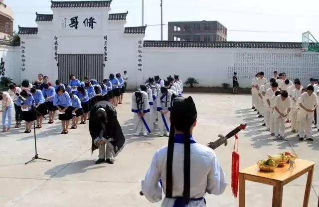 “扇巴掌、喷辣椒必一运动官方网站水、囚禁”河南一基地体罚学生冲上热搜(图8)