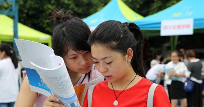 适合女生报考的专业必一体育未来就业前景广阔薪资待遇也很可观(图7)