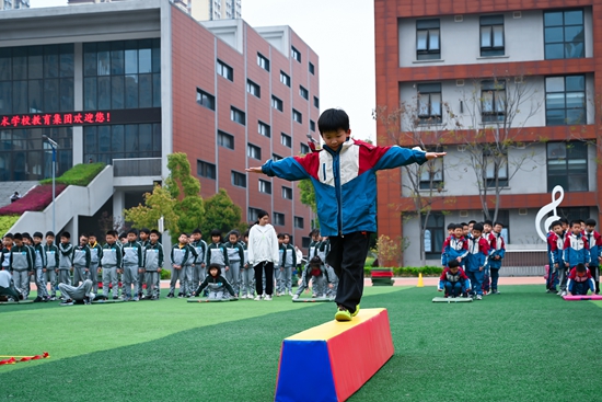 合肥揭开“大体育b体育官网”改革序幕 义务教育阶段部分学校试点每天一节体育课(图2)