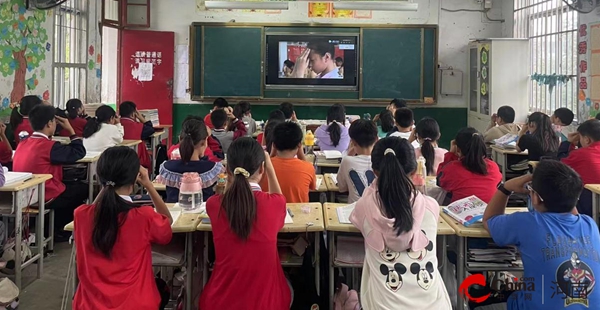 “点亮视界 预防近视 小学在行动”西平县芦庙中心小学开展近视防控宣传教育必一体育(图3)