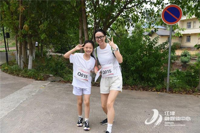 拿张地图跑啥？一群外地必一运动体育app下载安装人在江津探索美丽乡村！(图4)